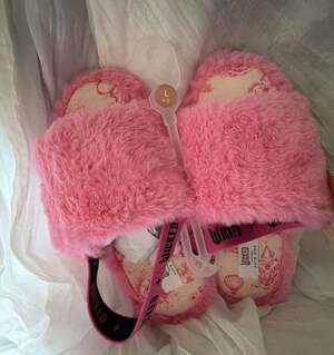 Wicked x Katie Kime Slippers Size L Pink